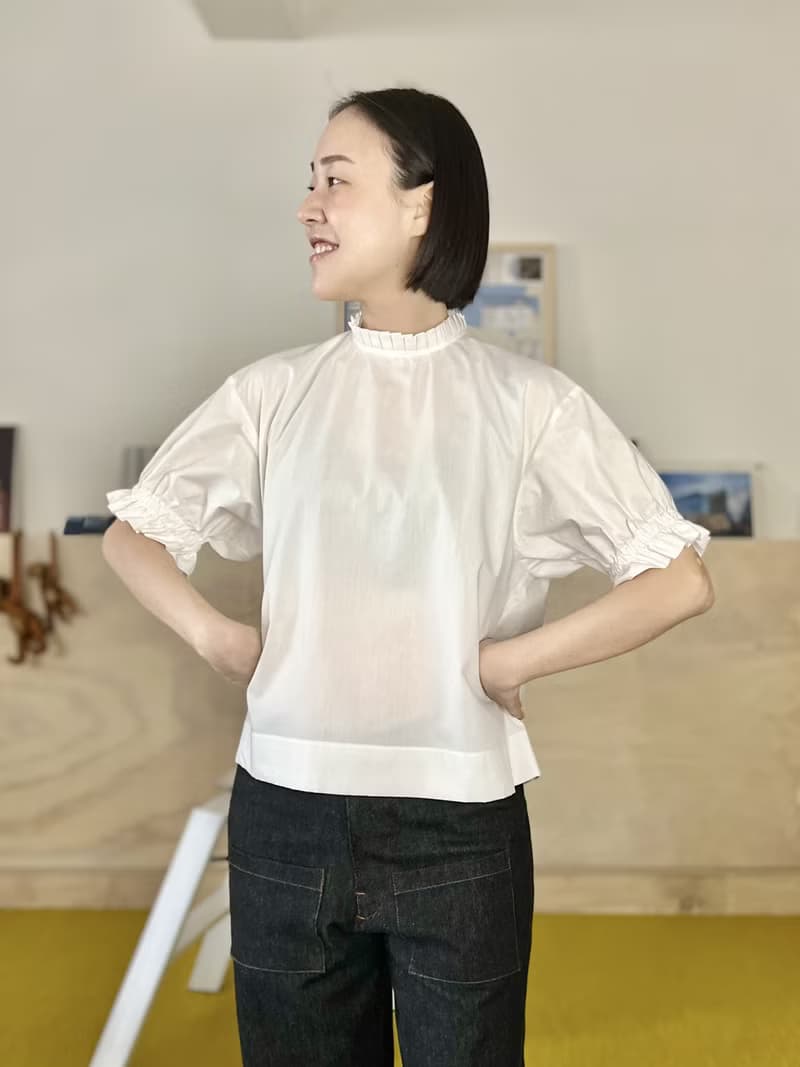 百折小立領澎袖上衣