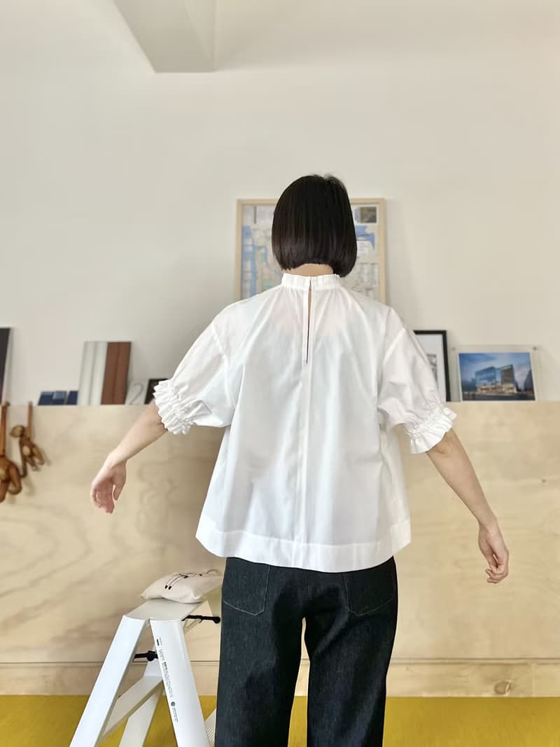 百折小立領澎袖上衣