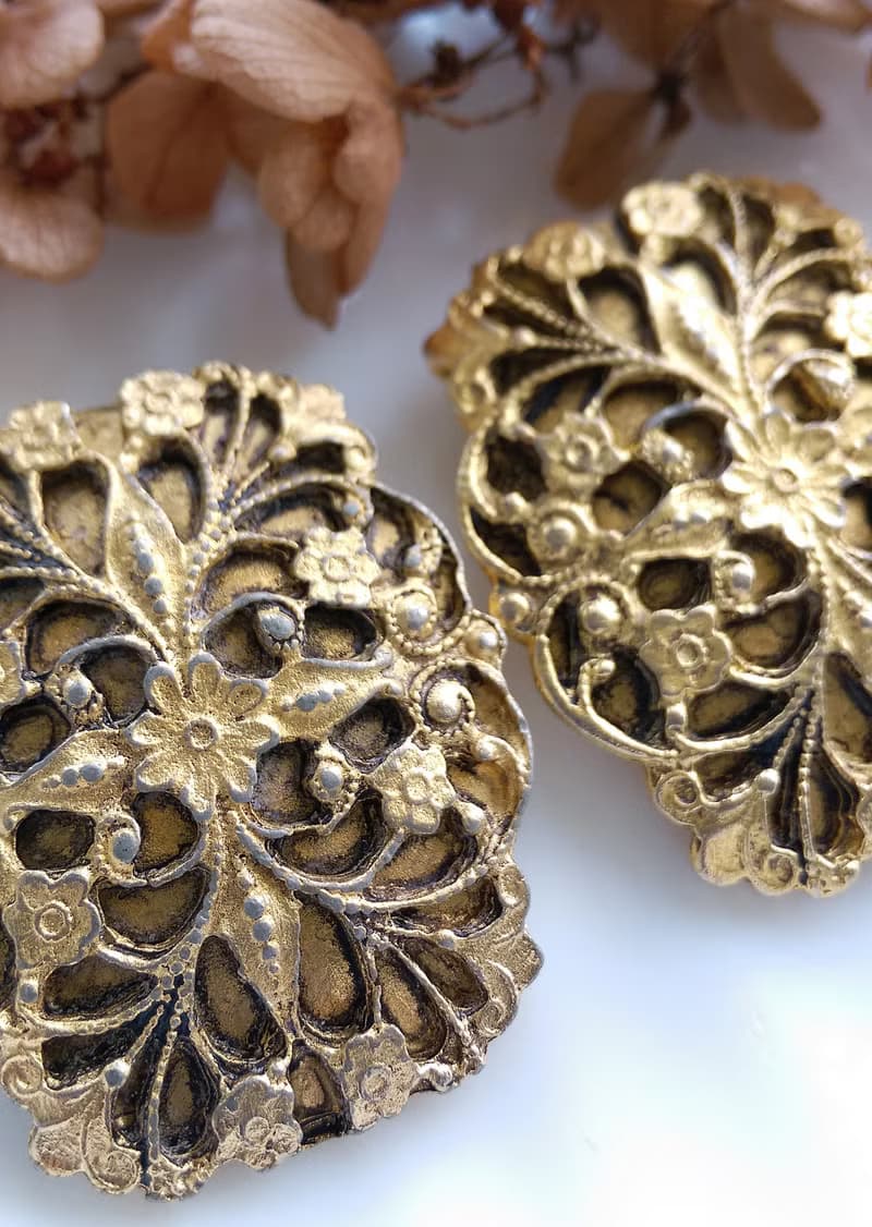 Vintage Jewelry 西洋古董飾品繁複 雕紋蕾絲新藝術風格 夾式耳環