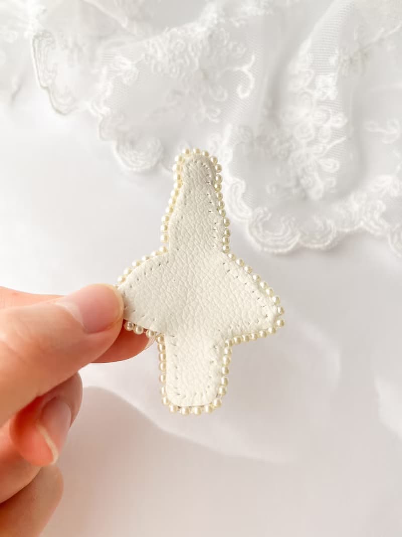 チョコレートの精のブローチ