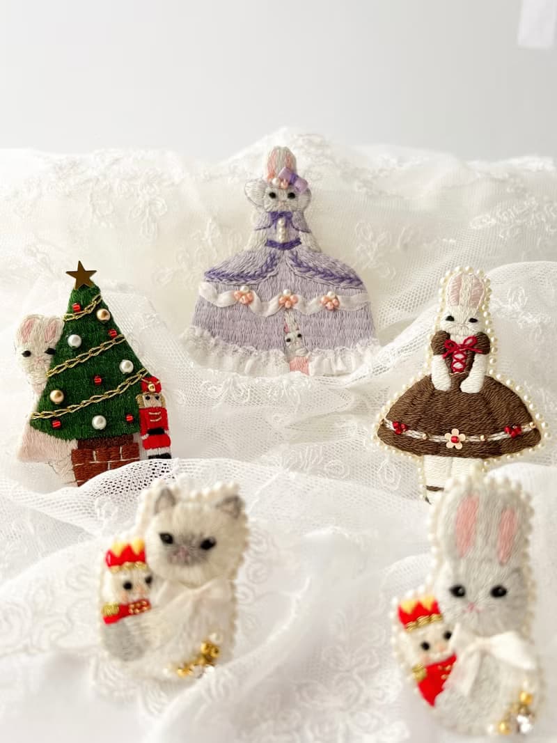 チョコレートの精のブローチ