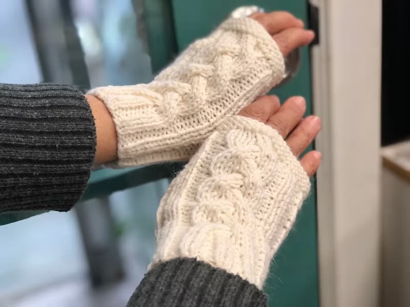 ChiChi手作-北歐雪白-麻花拇指手套