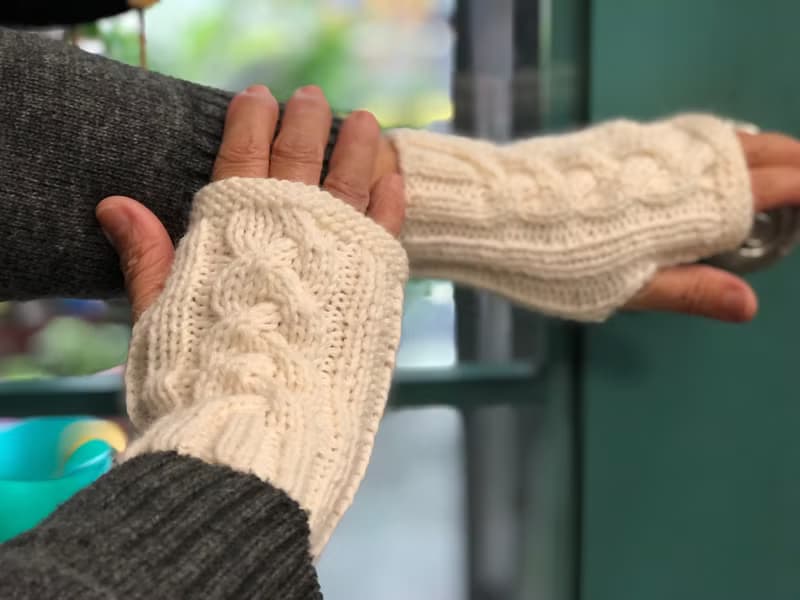 ChiChi手作-北歐雪白-麻花拇指手套