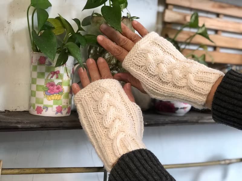 ChiChi手作-北歐雪白-麻花拇指手套