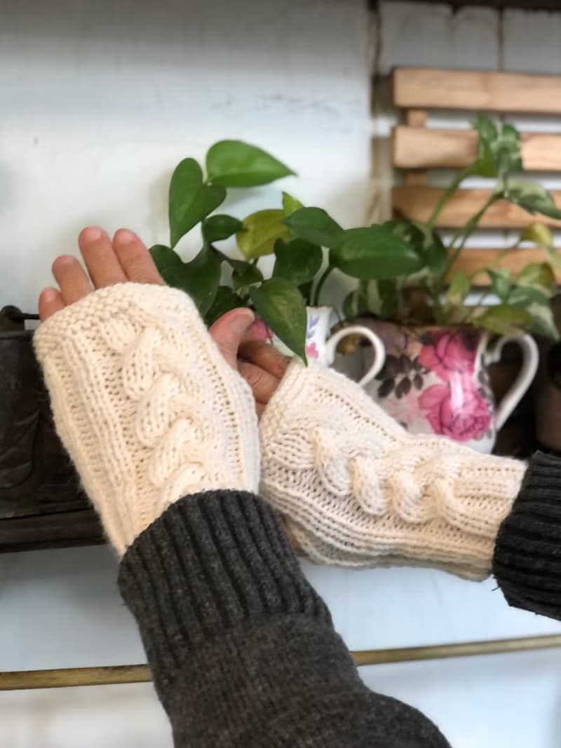 ChiChi手作-北歐雪白-麻花拇指手套