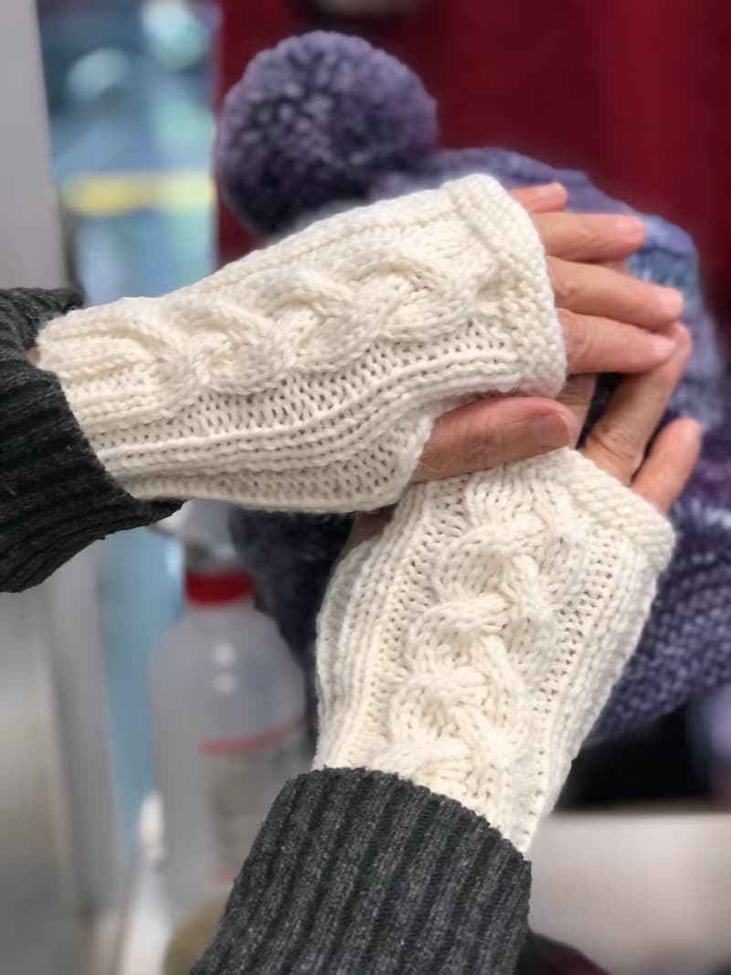 ChiChi手作-北歐雪白-麻花拇指手套