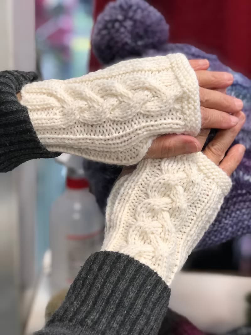 ChiChi手作-北歐雪白-麻花拇指手套