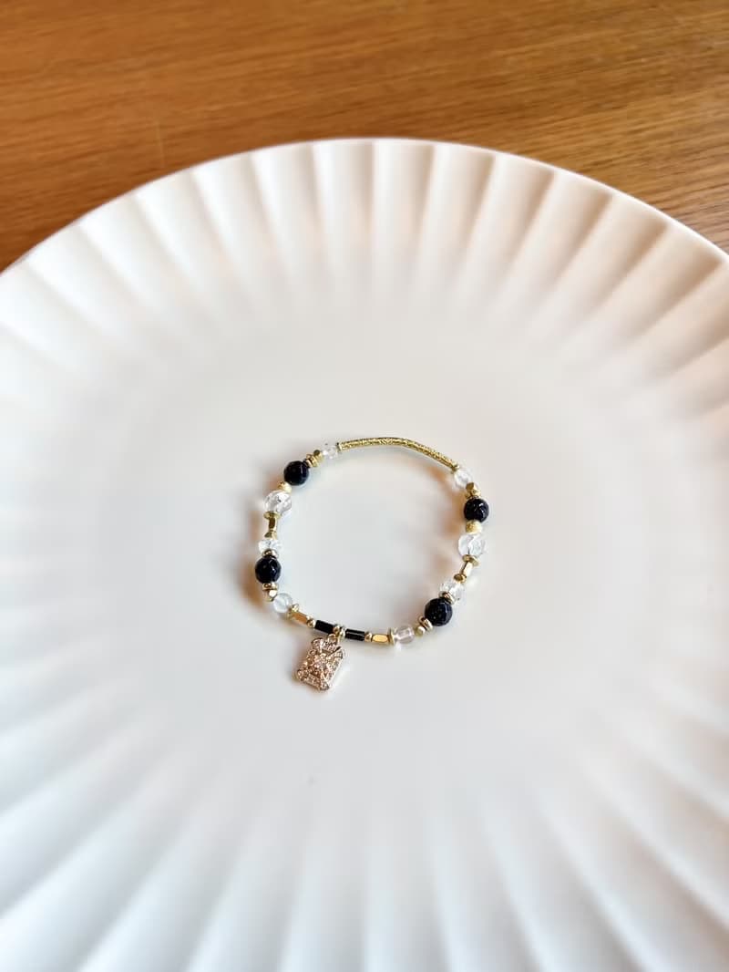 【哥德式的華麗與富貴】藍砂石 白水晶 水晶手鍊