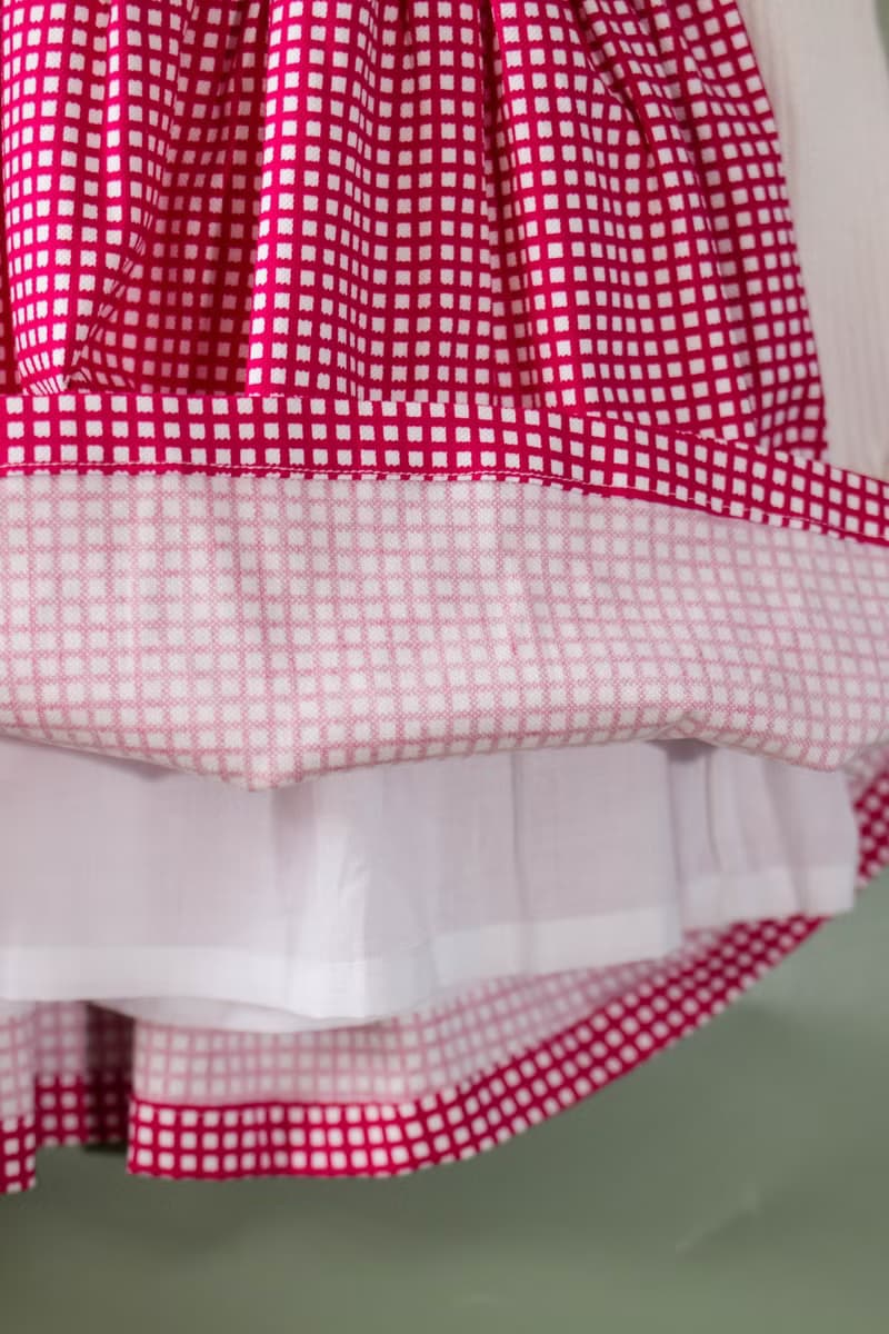 女童紅色格子經典方領吊帶裙