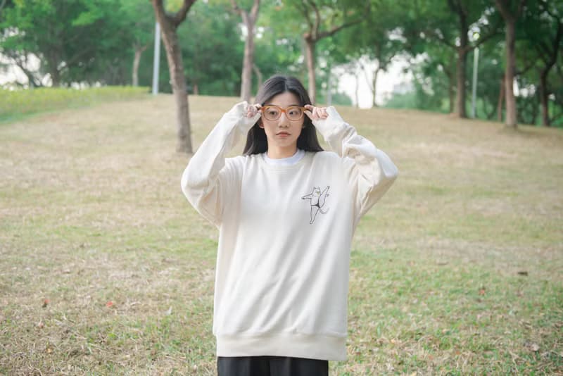 站著劈腿不明動物 OVERSIZE 中性純棉圓領大學 T