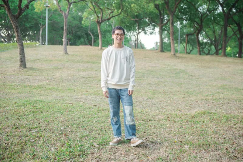 站著劈腿不明動物 OVERSIZE 中性純棉圓領大學 T