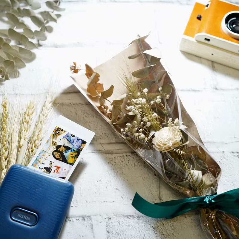 隔離不了的祝福 - 花束與拍立得 禮物