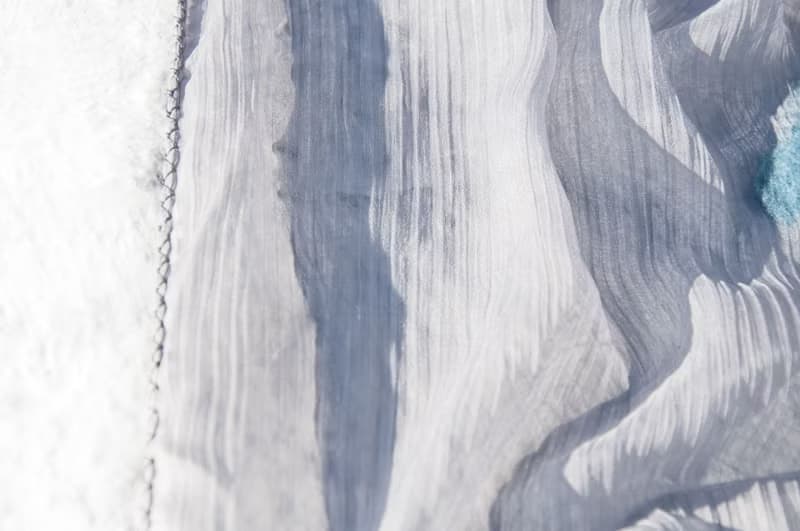 手工羊毛氈絲巾/濕氈絲巾/水彩藝術感圍巾/羊毛圍巾-藍綠花朵草原