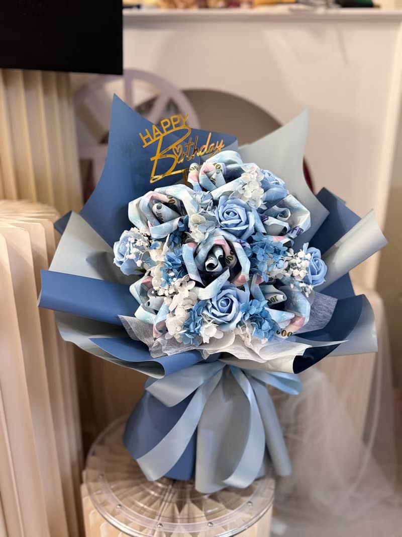 鈔票花束 生日花束 畢業花束 小玫瑰