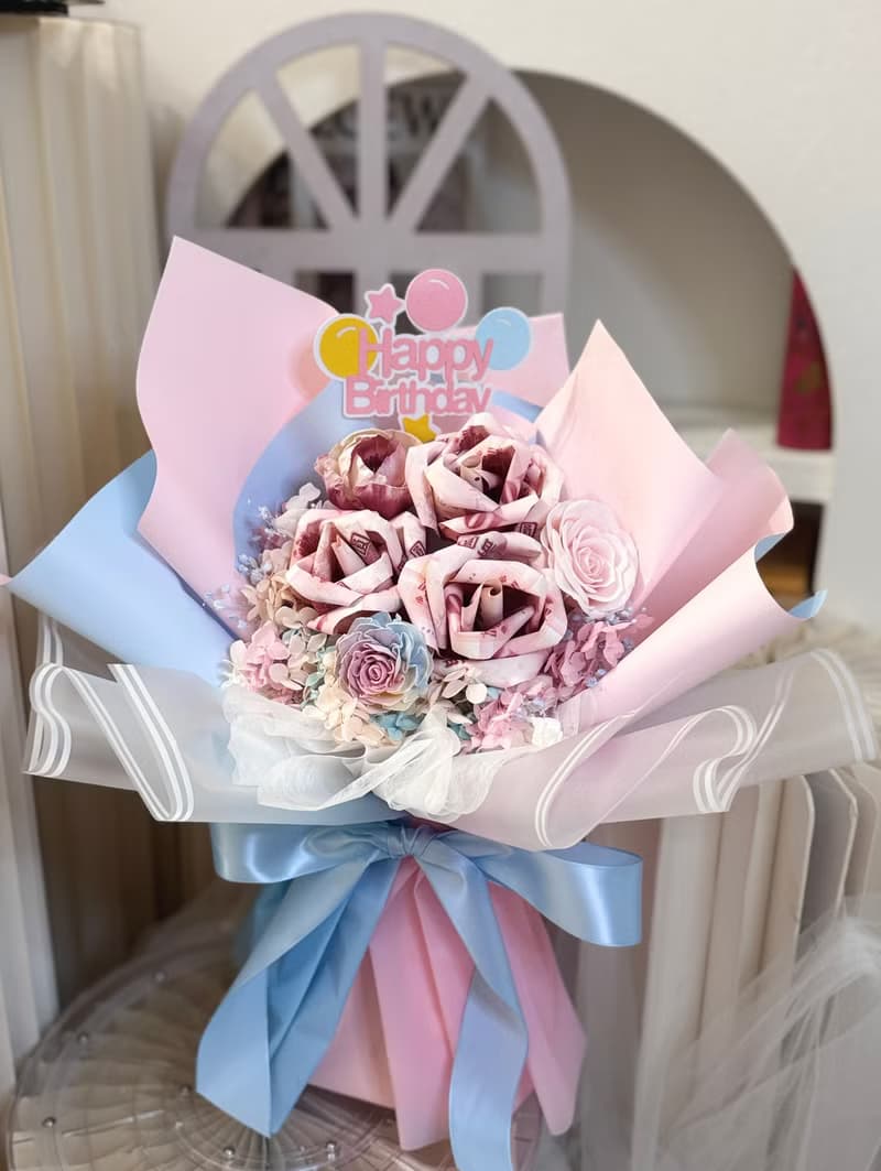 鈔票花束 生日花束 畢業花束 小玫瑰