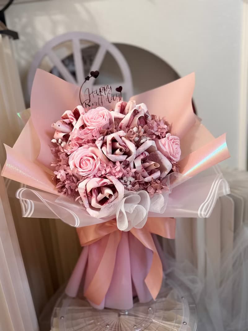 鈔票花束 生日花束 畢業花束 小玫瑰