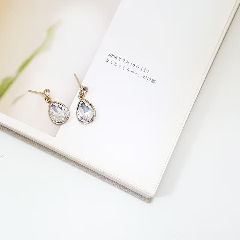14kgf CZ white drop crystal stud earring