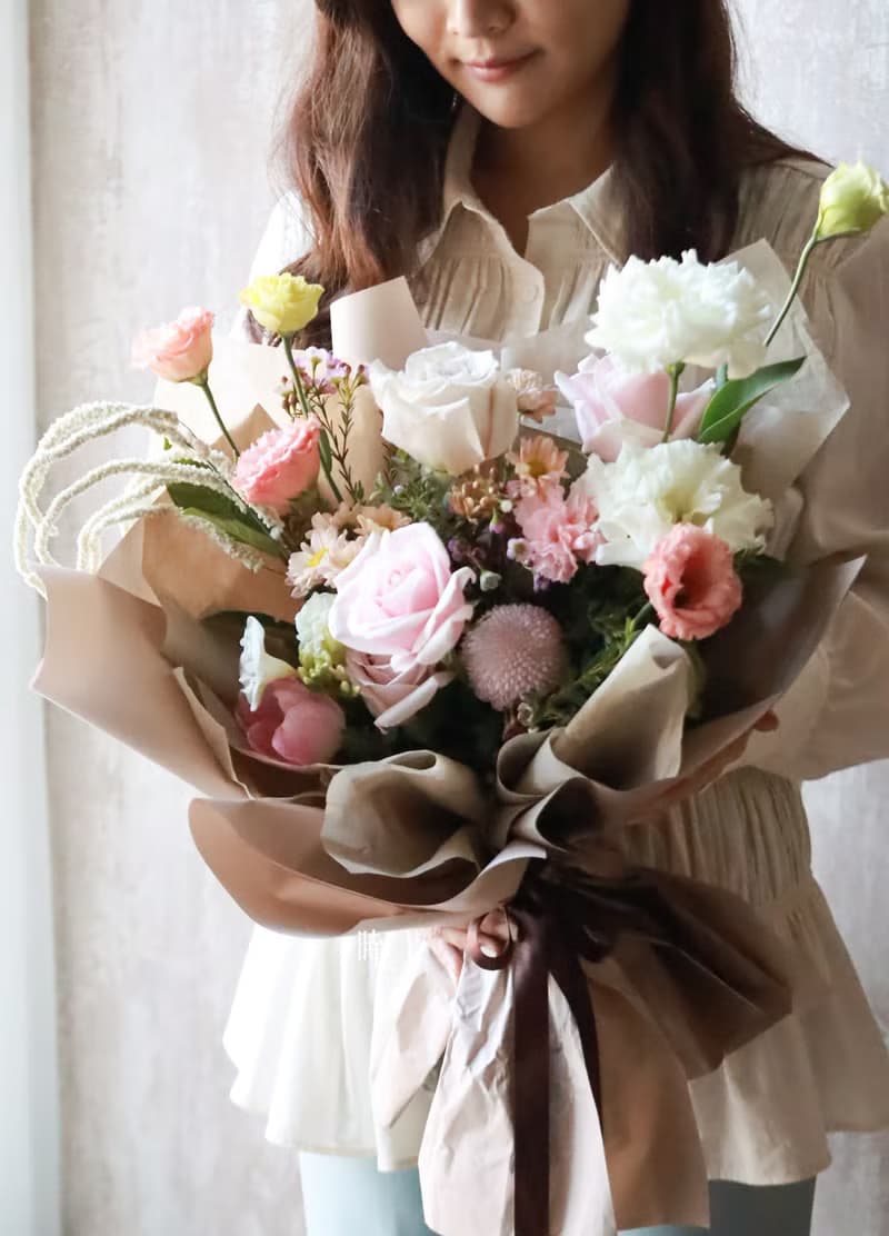 溫柔奶茶粉白 玫瑰 桔梗 鮮花花束/限台中地區