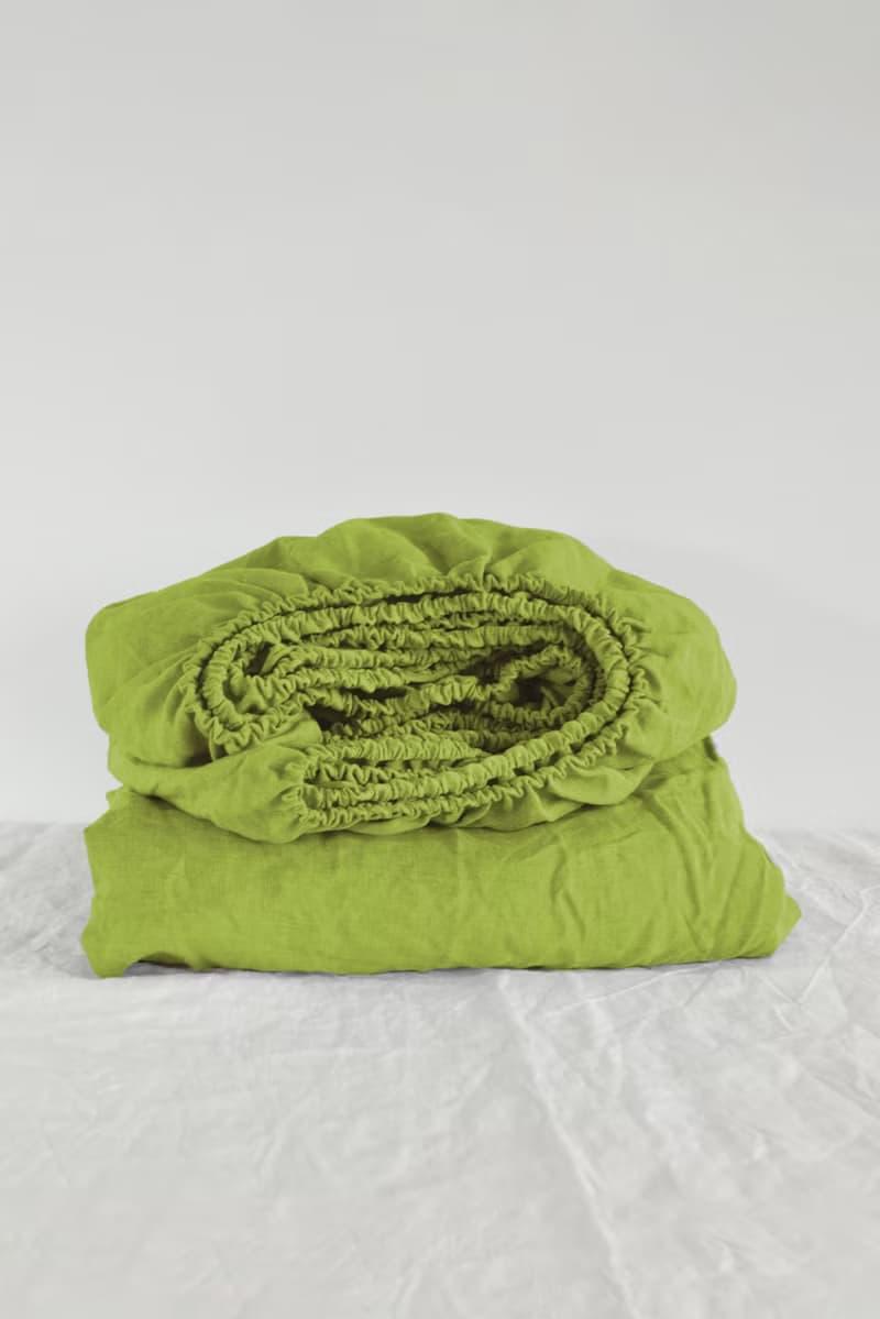 Chartreuse green linen fitted sheet / Softened linen bed sheet / Deep pocket