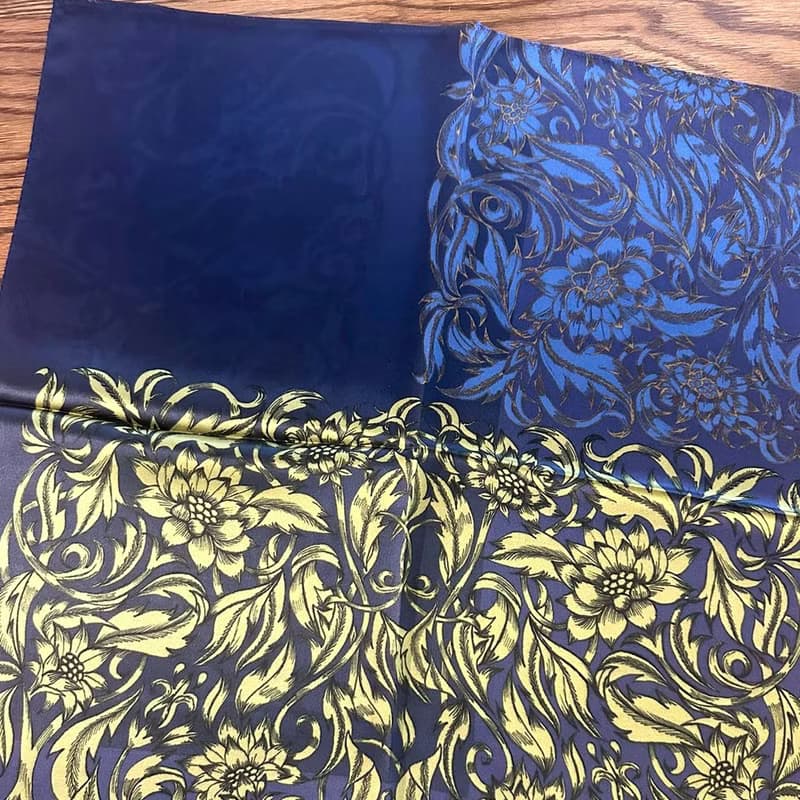 50cm角_silkscarf_レースフラワー柄_ネイビースカーフ　ChristalART