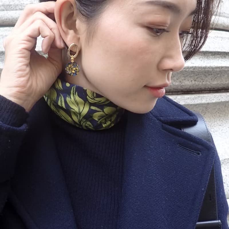 50cm角_silkscarf_レースフラワー柄_ネイビースカーフ　ChristalART