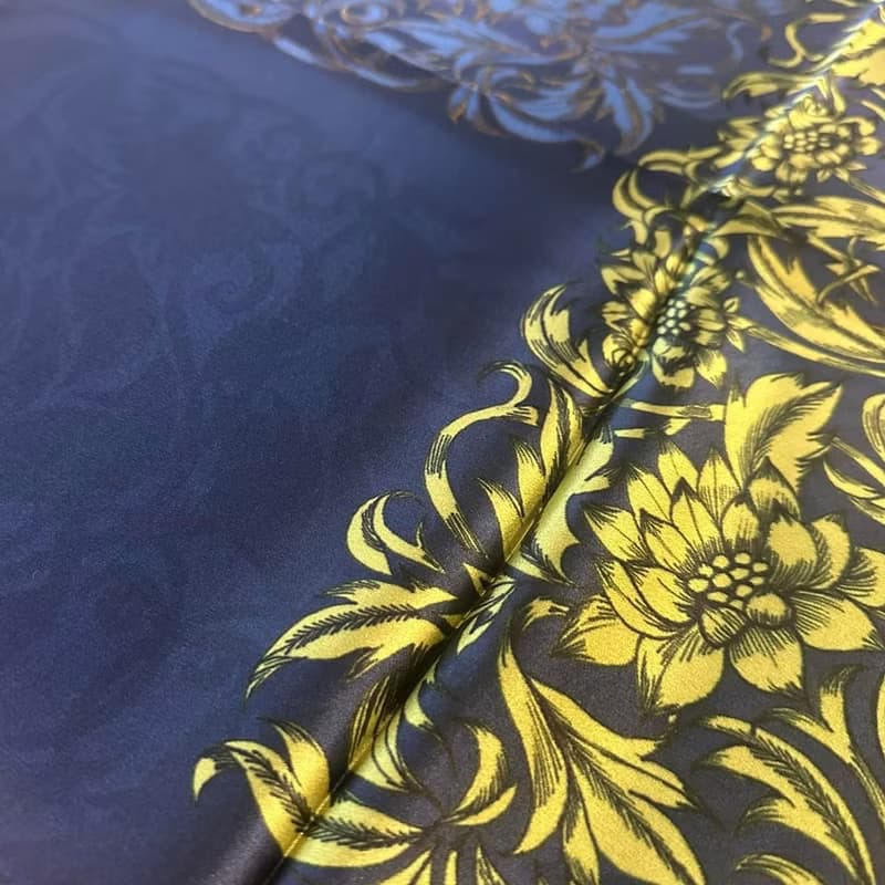 50cm角_silkscarf_レースフラワー柄_ネイビースカーフ　ChristalART