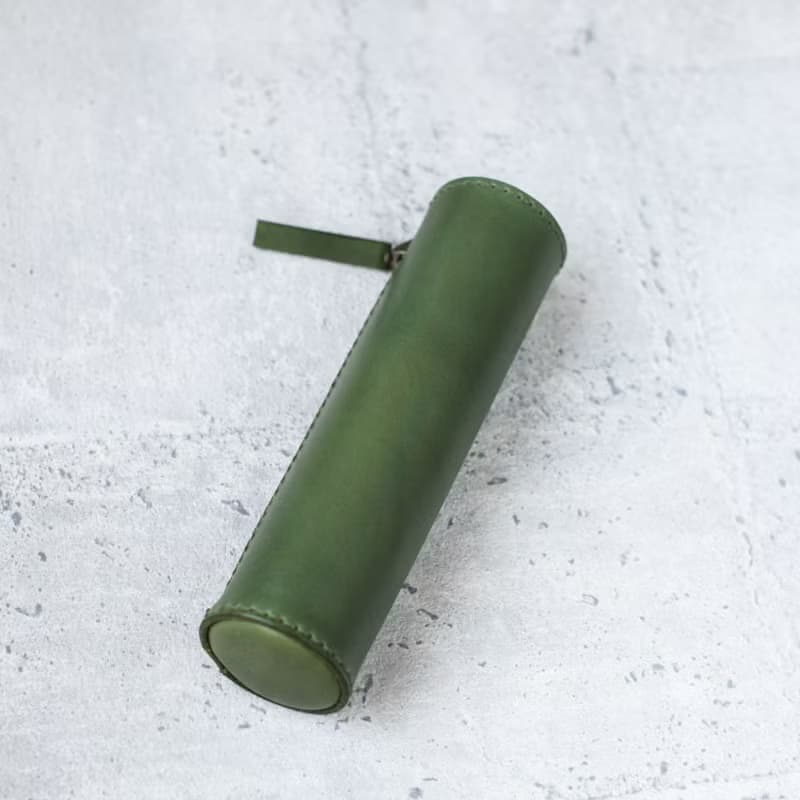 橄欖綠色真皮手工圓筒筆袋