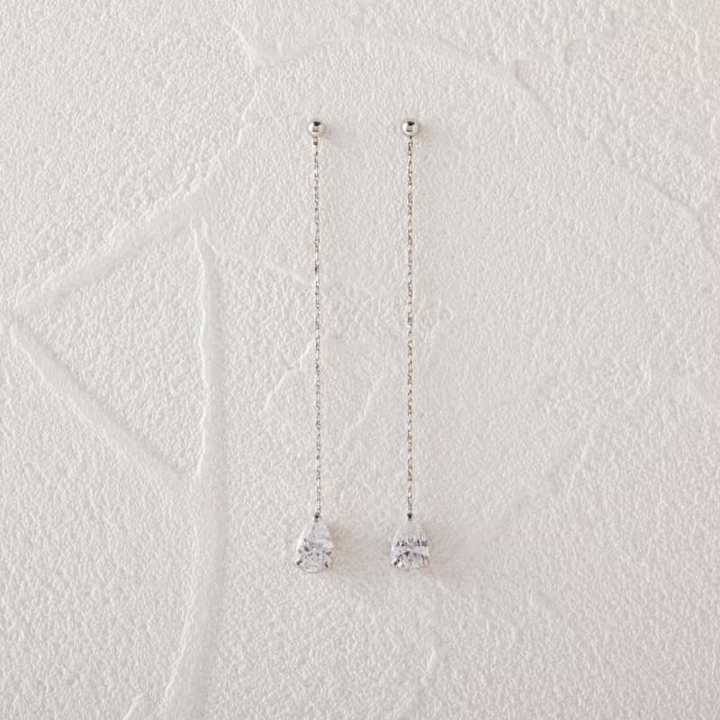 sway-drop pierced earring SV　ニッケルフリーピアス　キュービックジルコニアのしずくが揺れるおしゃれなデザイン シルバー　ロジウム