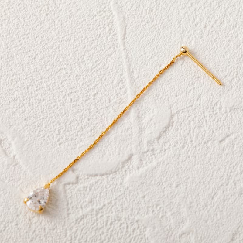sway-drop pierced earring SV　ニッケルフリーピアス　キュービックジルコニアのしずくが揺れるおしゃれなデザイン シルバー　ロジウム
