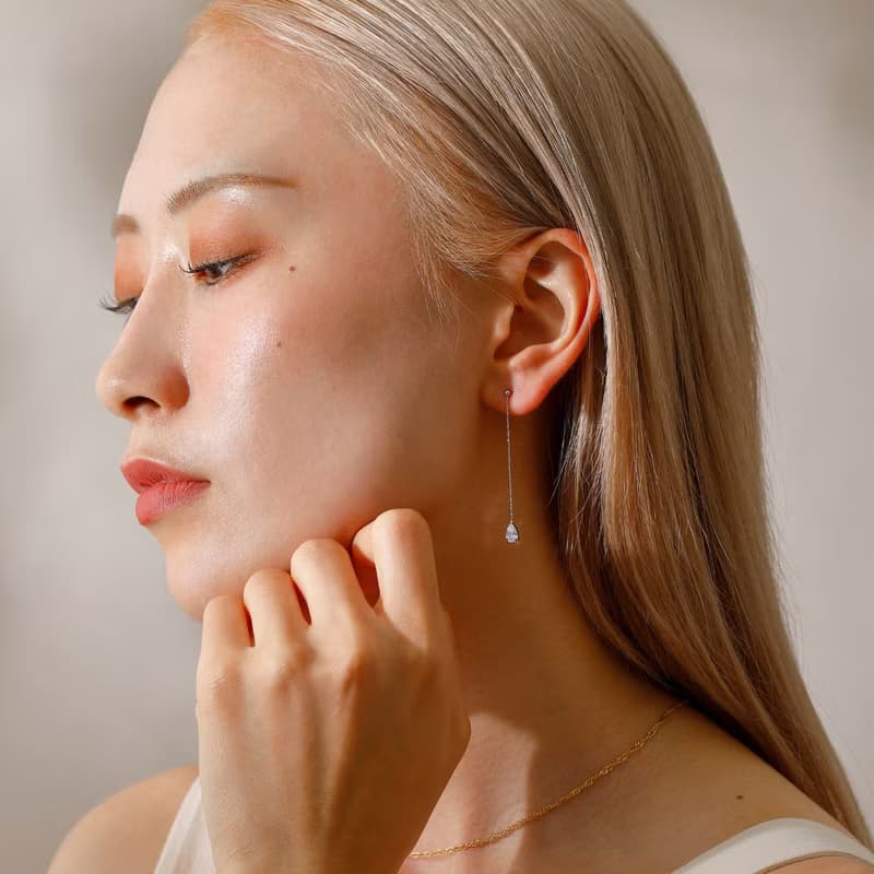 sway-drop pierced earring SV　ニッケルフリーピアス　キュービックジルコニアのしずくが揺れるおしゃれなデザイン シルバー　ロジウム