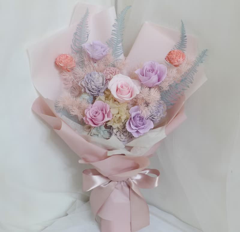 粉紫藍永生索拉玫瑰捧花 求婚告白捧花外拍週年教師節生日交換禮