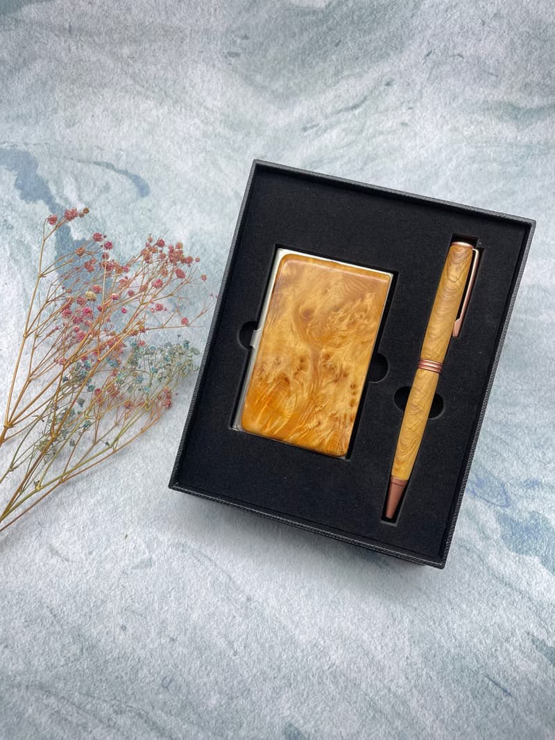 畢業禮物 檜意禮盒組  台灣檜木樹瘤名片夾 台灣檜木圓珠筆