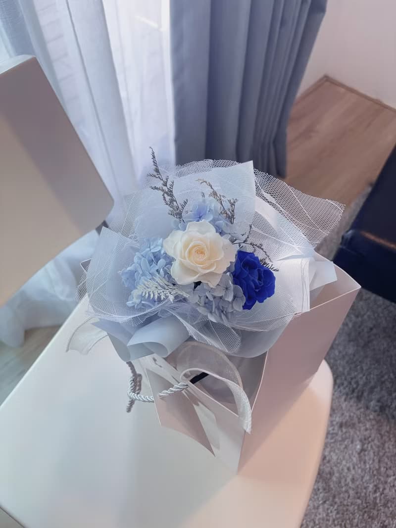 靜月藍調 日本永生玫瑰花束