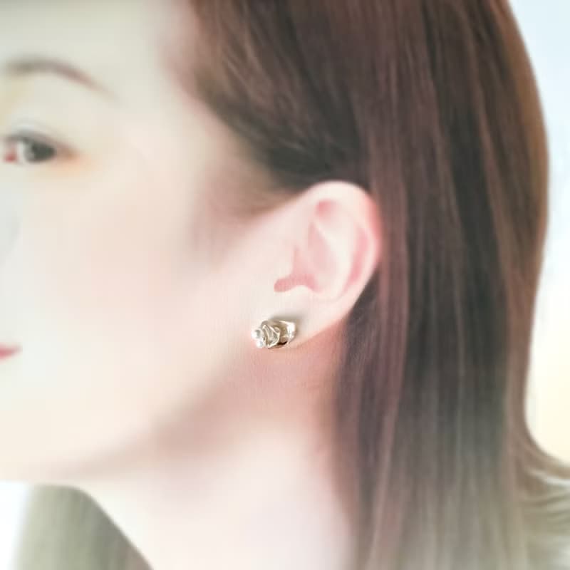 【再販】フォーマル 華やか 水晶 パール 金継ぎ ライン ピアス イヤリング ノンホールピアス 天然石 ゴールド 金   透明 クリア 小ぶり 小さい