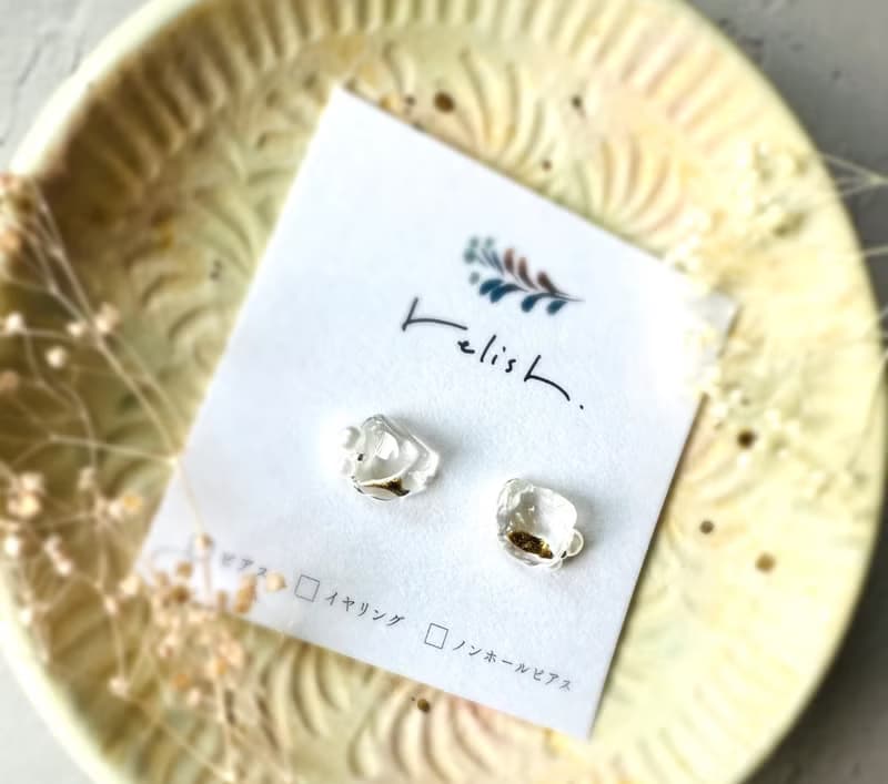 【再販】フォーマル 華やか 水晶 パール 金継ぎ ライン ピアス イヤリング ノンホールピアス 天然石 ゴールド 金   透明 クリア 小ぶり 小さい