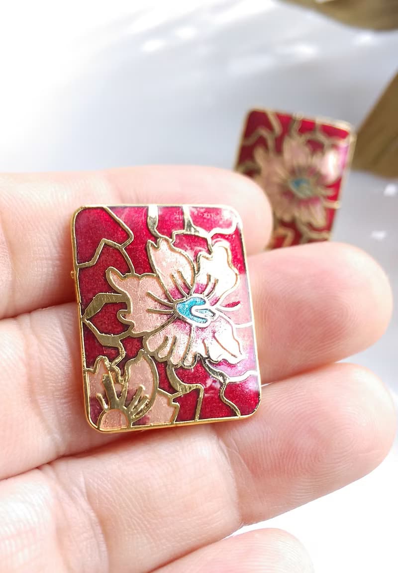 【西洋古董飾品 】早期台灣製 景泰藍-紅色調 長方花卉 針式耳環