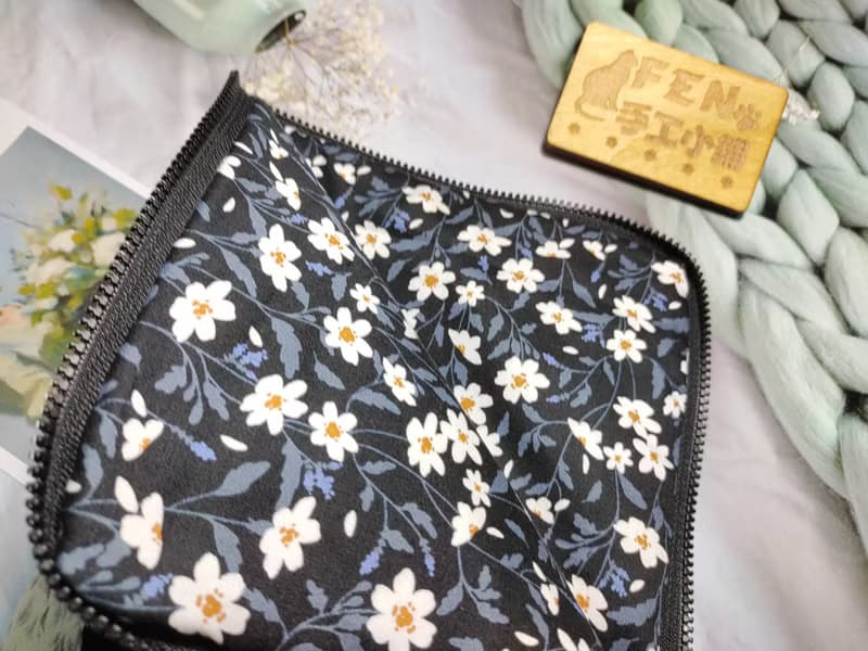 袋物系列-日本厚棉布料黑底暹羅貓L型拉鍊袋加鋪棉-電子書保護套-