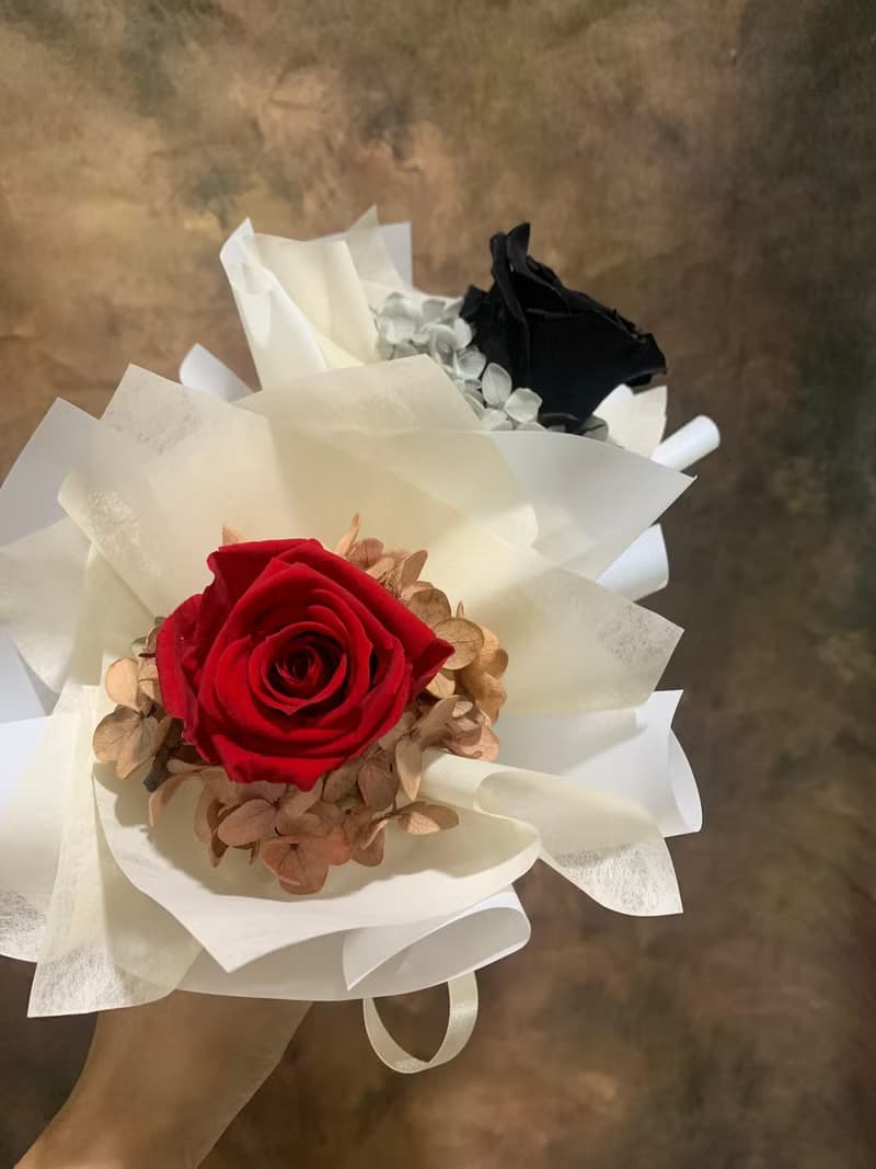 單朵永生玫瑰花束 永生繡球花