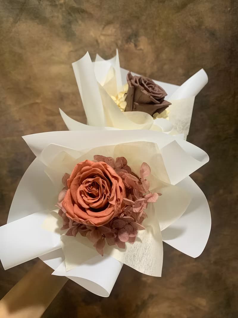 單朵永生玫瑰花束 永生繡球花