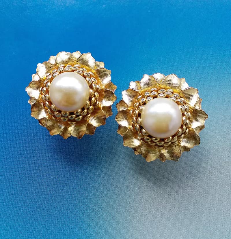 Vintage Jewelry 西洋古董飾品 立體 花形 層疊 仿珠 夾式耳環
