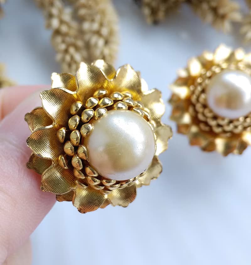 Vintage Jewelry 西洋古董飾品 立體 花形 層疊 仿珠 夾式耳環