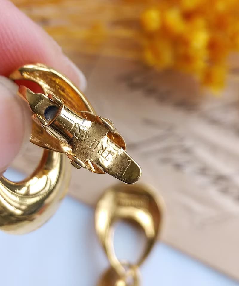 Vintage Jewelry 西洋古董飾品 TRIFARI 金色調 經典 夾式耳環
