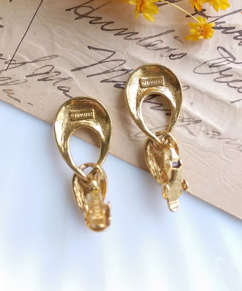 Vintage Jewelry 西洋古董飾品 TRIFARI 金色調 經典 夾式耳環