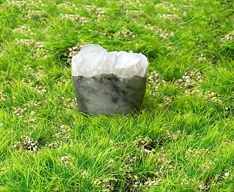 小小能量礦石擺件-天然小小迷你螢光白玫瑰方解療癒精靈 能量擺件