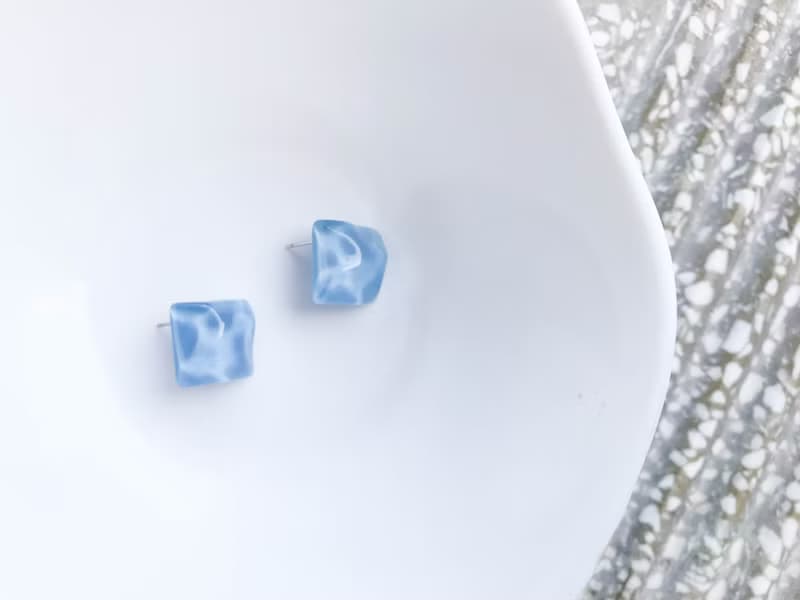 淺藍波紋方形 • 耳環