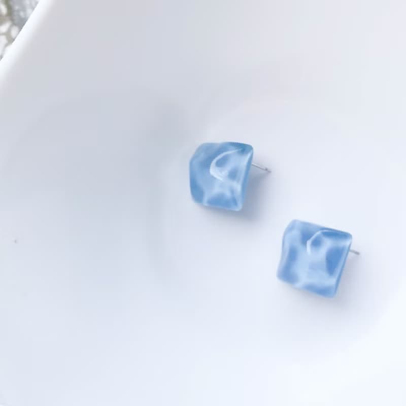 淺藍波紋方形 • 耳環
