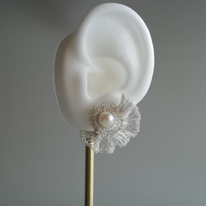 小褶邊和珍珠的耳飾 – 手工鉤織兩用款 銀色