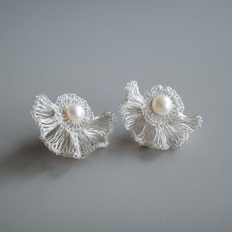 小褶邊和珍珠的耳飾 – 手工鉤織兩用款 銀色