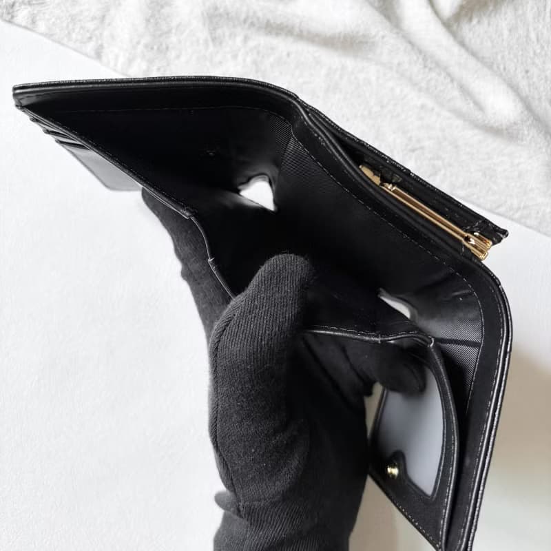 Vintage Vivienne Westwood 黑色鴕鳥壓紋口金短夾