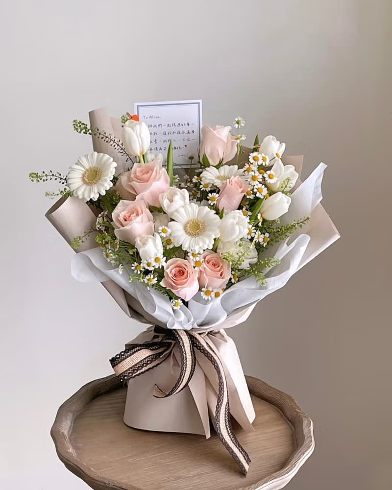 【鮮花】粉白色玫瑰鬱金香太陽花鮮花花束